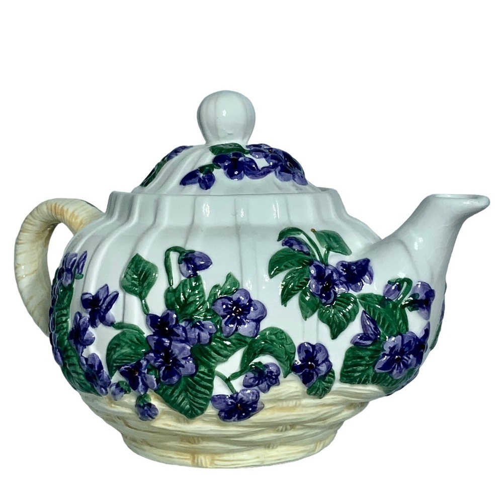 Vintage Teapot Raised Purple Violets in Basket Floral Hand Painted Large 1980’s - Picture 3 of 16